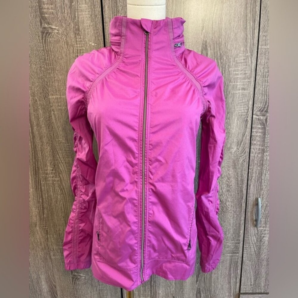 LULULEMON Pink Zip Up Windbreaker Jacket w/ packable hood & ponytail hole Sz 4
